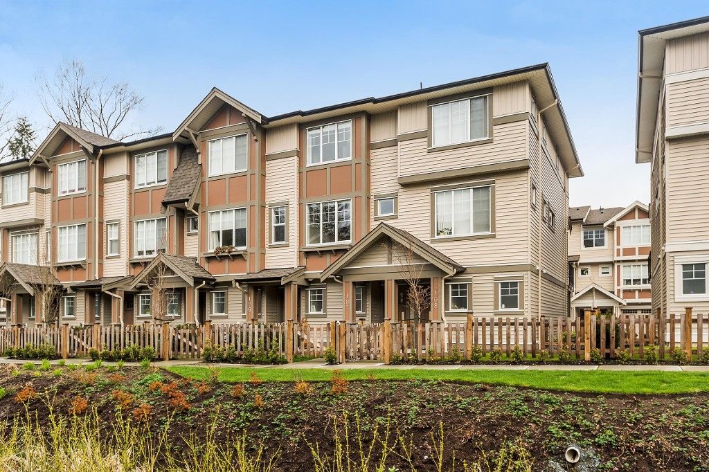 Main Photo: 107 10151 240 Street in Maple Ridge: Albion Townhouse for sale in "ALBION STATION" : MLS®# R2157278
