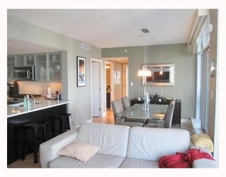 Photo 5: 1901 1205 HASTINGS Street in Vancouver: Coal Harbour Condo for sale in "THE CIELO" (Vancouver West)  : MLS®# V790471