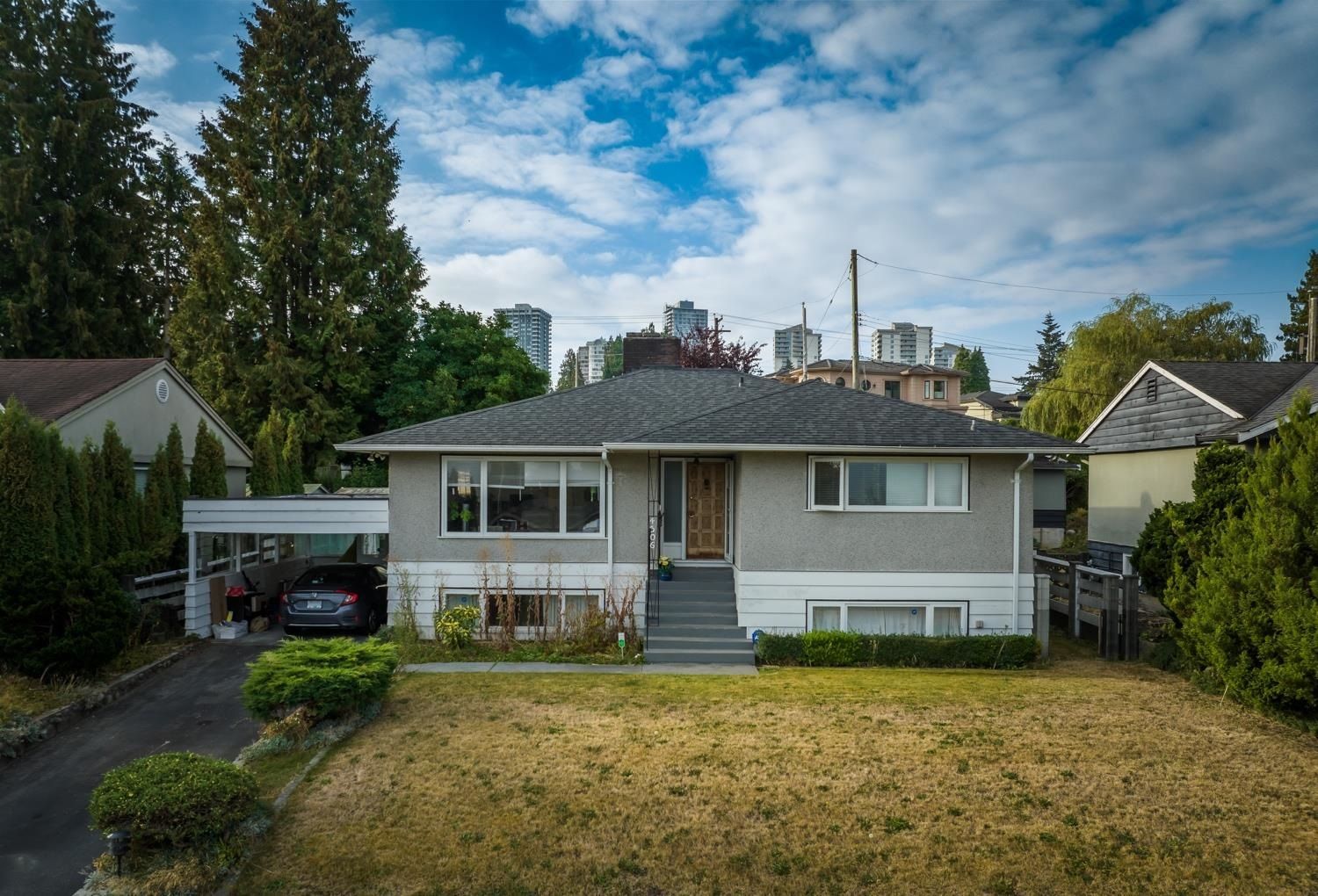 Main Photo: 4306 HAZELWOOD Crescent in Burnaby: Garden Village House for sale (Burnaby South)  : MLS®# R2726966