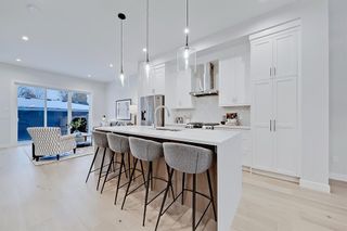 Photo 3: 412 6A Street NE in Calgary: Bridgeland/Riverside Semi Detached (Half Duplex) for sale : MLS®# A2002871