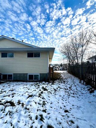 Photo 5: 156 Wolverine Drive: Fort McMurray Semi Detached (Half Duplex) for sale : MLS®# A2094240
