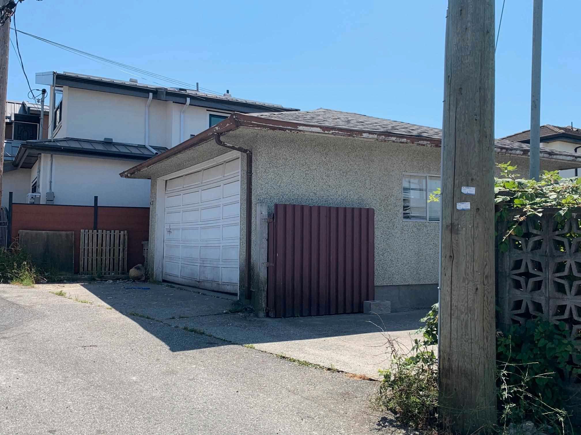 Main Photo: 3041 SCHOOL Avenue in Vancouver: Collingwood VE House for sale (Vancouver East)  : MLS®# R2601408