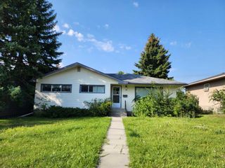 Main Photo: 19 Cromwell Avenue NW in Calgary: Collingwood Detached for sale : MLS®# A2067607