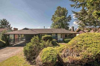 Photo 3: 5408 MONARCH Street in Burnaby: Deer Lake Place House for sale in "DEER LAKE PLACE" (Burnaby South)  : MLS®# R2171012