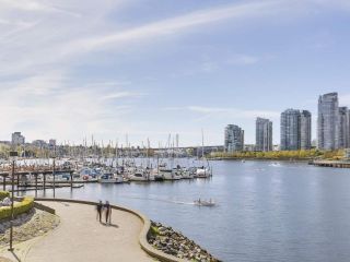 Photo 17: 221 525 WHEELHOUSE Square in Vancouver: False Creek Condo for sale in "Henley Court" (Vancouver West)  : MLS®# R2163432
