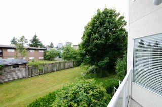 Photo 16: 104 1327 BEST Street: White Rock Condo for sale in "Chestnut Manor" (South Surrey White Rock)  : MLS®# R2339263