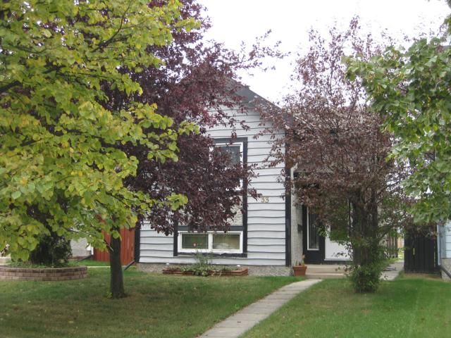 Main Photo: 33 Maitland Drive in WINNIPEG: St Vital Residential for sale (South East Winnipeg)  : MLS®# 1119353