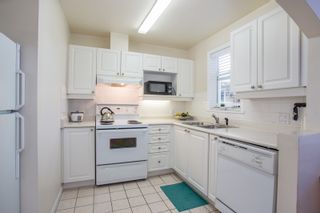 Photo 4: 309 2588 ALDER Street in Vancouver: Fairview VW Condo for sale in "BOLLERT PLACE" (Vancouver West)  : MLS®# R2339876