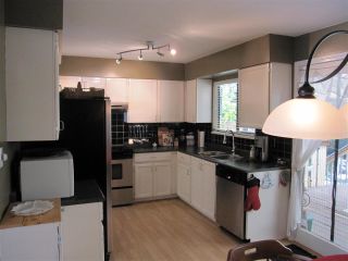 Photo 2: 21111 119 Avenue in Maple Ridge: Southwest Maple Ridge House for sale : MLS®# R2103440