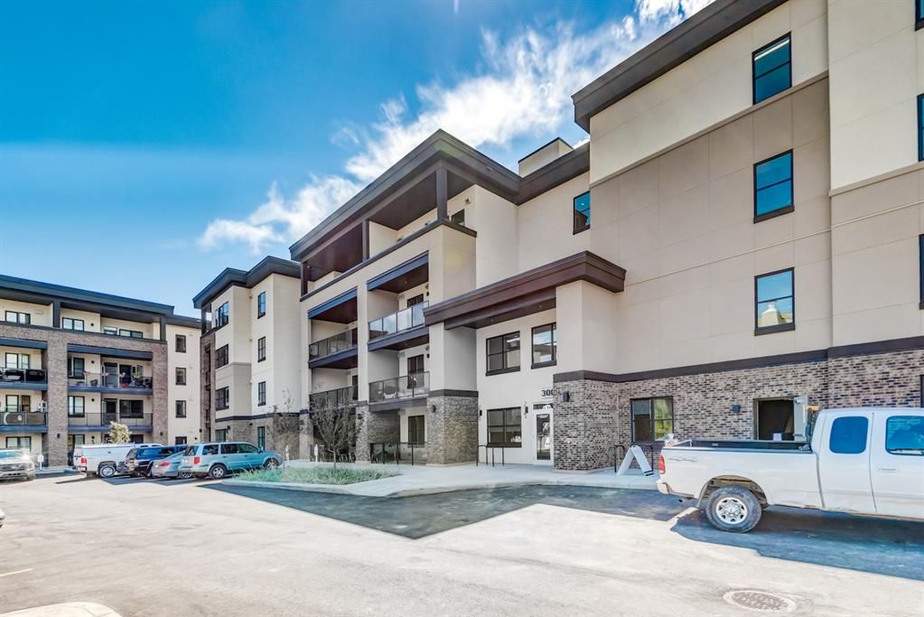 Main Photo: 3207 80 greenbriar Place NW in Calgary: Greenwood/Greenbriar Apartment for sale : MLS®# A1238696