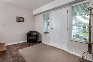 Photo 2: 3855 TORONTO Street in Port Coquitlam: Oxford Heights House for sale : MLS®# R2179151