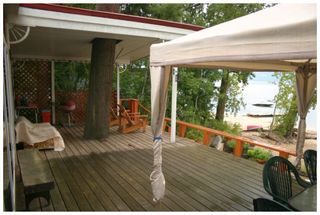 Photo 8: 5224 Northwest Pierre's Point Road in Salmon Arm: Waterfront House for sale : MLS®# 10087972