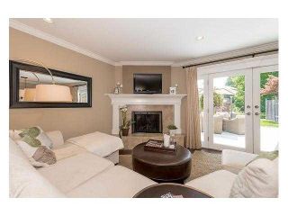 Photo 5: 4687 HOSKINS Road in North Vancouver: Lynn Valley Townhouse for sale in "Yorkwood Hills" : MLS®# V1130189