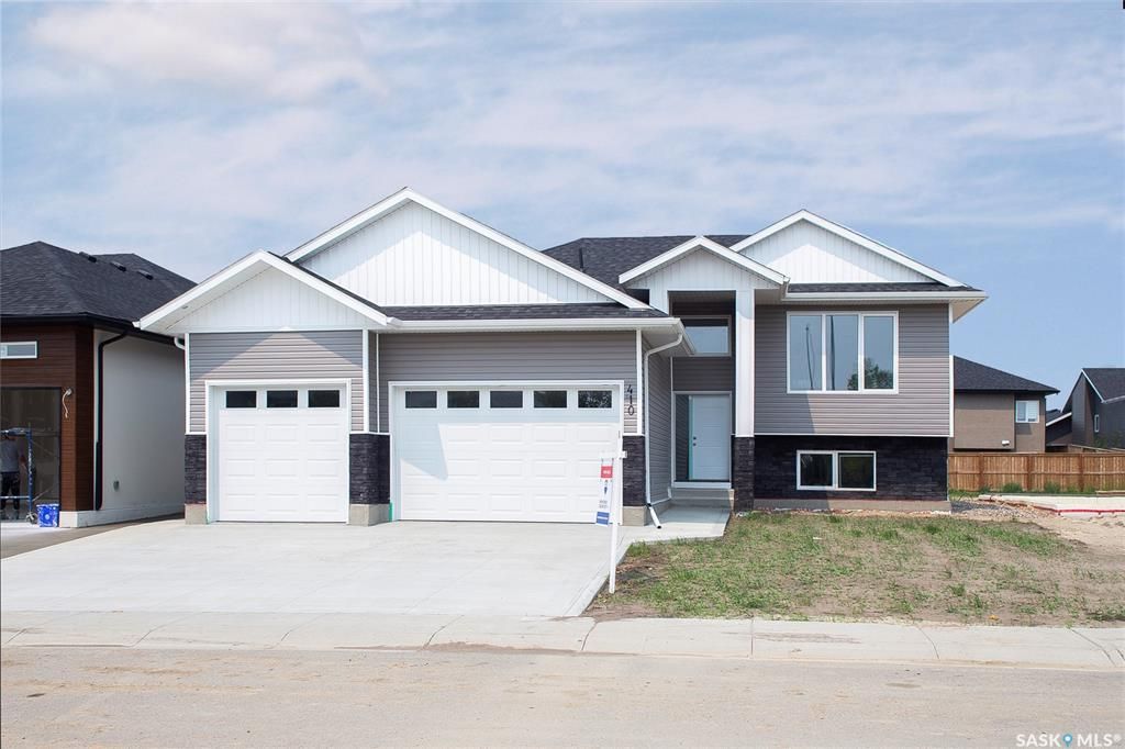 Main Photo: 410 Clubhouse Boulevard in Warman: Residential for sale : MLS®# SK942420