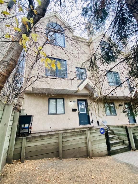 Main Photo: 2305 14 Street SW in Calgary: Bankview Row/Townhouse for sale : MLS®# A1153838