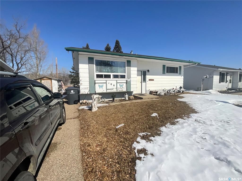 106  Wheatking Place, Rosthern