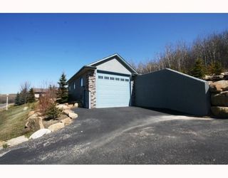 Photo 2: 48 Slopeview Drive SW in CALGARY: The Slopes Residential Detached Single Family for sale (Calgary)  : MLS®# C3376319
