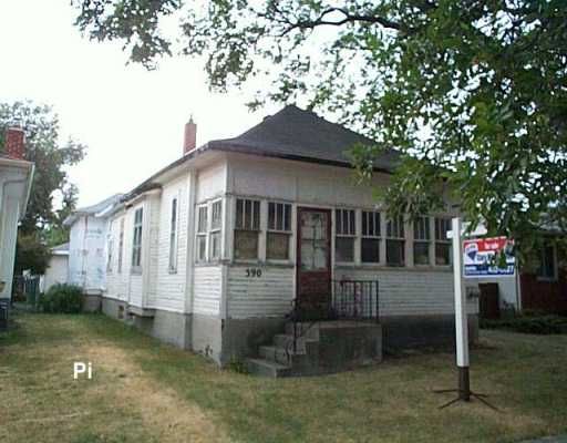 Main Photo: 390 LEIGHTON Avenue in Winnipeg: North Kildonan Single Family Detached for sale (North East Winnipeg)  : MLS®# 2612918