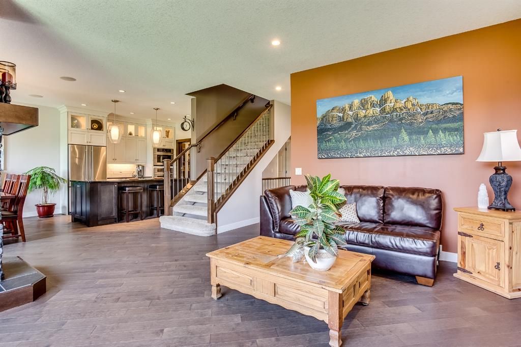 Photo 6: Photos: 6 VALLEY WOODS Landing NW in Calgary: Valley Ridge Detached for sale : MLS®# A1011649