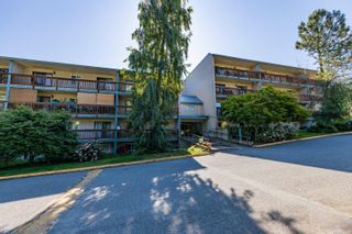 Photo 1: 401 4728 Uplands Dr in Nanaimo: Na Uplands Condo for sale : MLS®# 911409