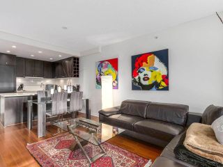 Photo 3: 605 821 CAMBIE Street in Vancouver: Downtown VW Condo for sale in "Raffles on Robson" (Vancouver West)  : MLS®# R2450056