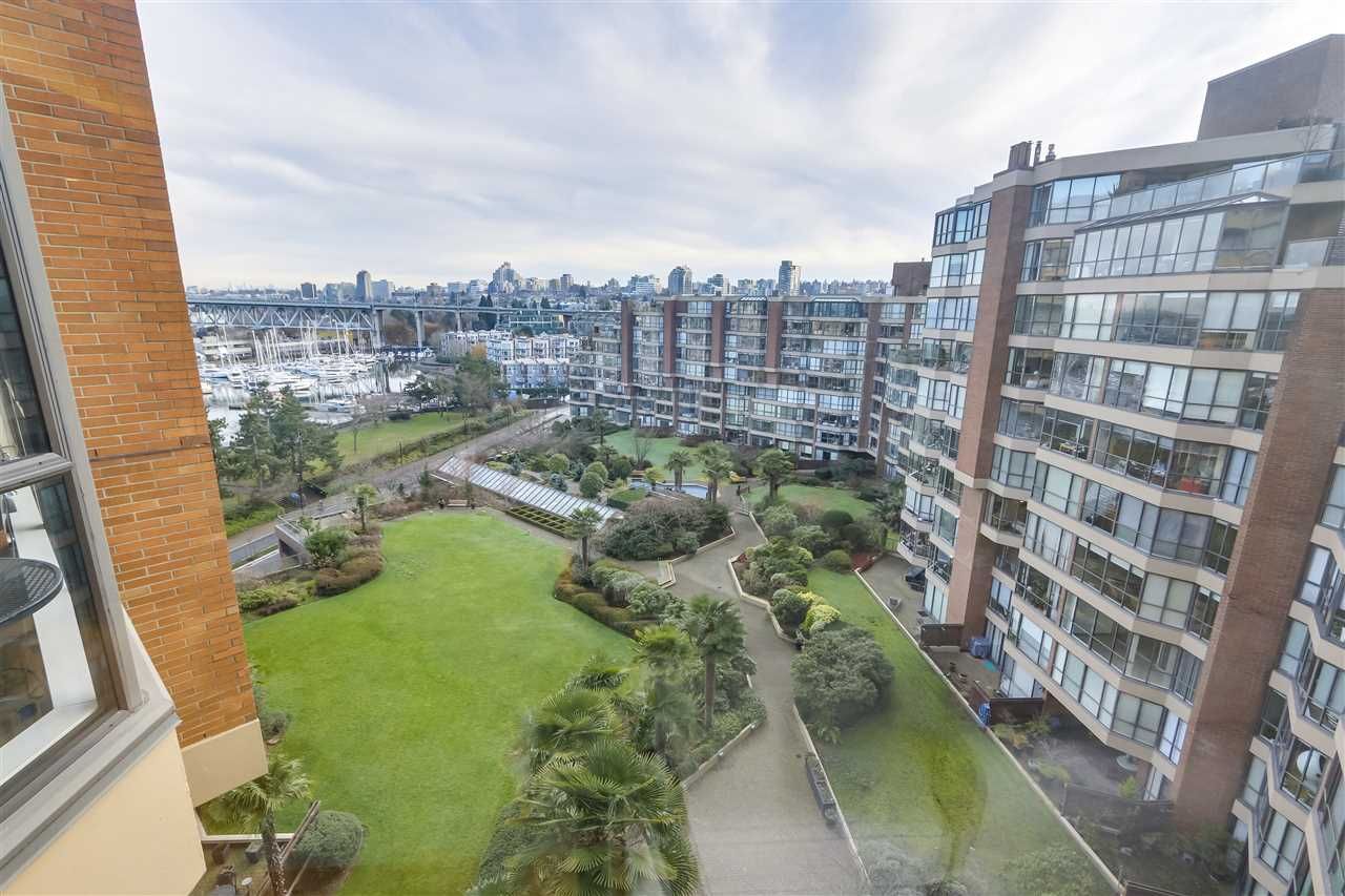 Main Photo: 804 1450 PENNYFARTHING Drive in Vancouver: False Creek Condo for sale in "HARBOUR COVE" (Vancouver West)  : MLS®# R2385995