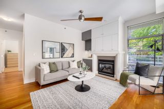 Main Photo: 105 2655 CRANBERRY Drive in Vancouver: Kitsilano Condo for sale in "NEW YORKER" (Vancouver West)  : MLS®# R2879981