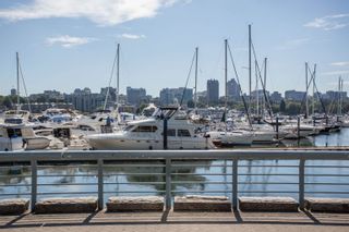 Photo 29: 1035 MARINASIDE Crescent in Vancouver: Yaletown Townhouse for sale in "Quay West" (Vancouver West)  : MLS®# R2722800