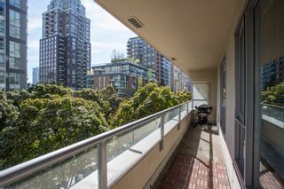 Photo 13: 304 1001 RICHARDS Street in Vancouver: Downtown VW Condo for sale in "MIRO" (Vancouver West)  : MLS®# R2326363