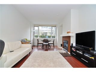 Photo 2: 111 7089 MONT ROYAL Square in Vancouver: Champlain Heights Condo for sale in "CHAMPLAIN VILLAGE" (Vancouver East)  : MLS®# V1019730