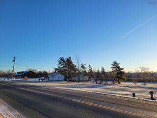 Photo 3: 447 Highway 2 in Enfield: 105-East Hants/Colchester West Residential for sale (Halifax-Dartmouth)  : MLS®# 202301203