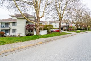 Photo 2: 115 22514 116 Avenue in Maple Ridge: East Central Condo for sale in "FRASER COURT" : MLS®# R2871764