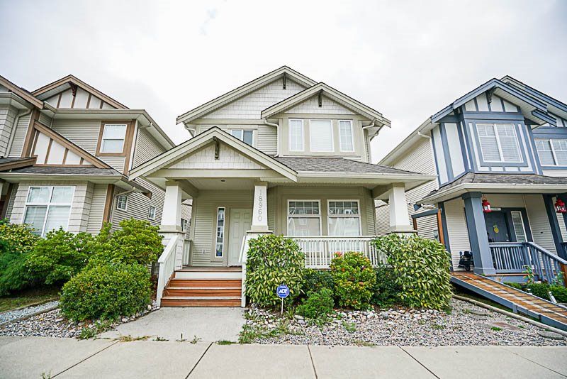 Main Photo: 18960 72 Avenue in Surrey: Clayton House for sale in "Clayton" (Cloverdale)  : MLS®# R2209332