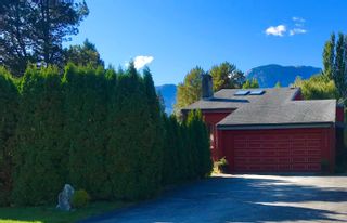 Photo 1: 2254 READ Crescent in Squamish: Garibaldi Estates House for sale in "Garibaldi Estates" : MLS®# R2663109