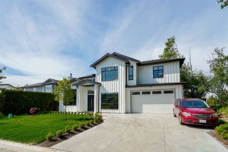 Photo 2: 13507 84A Avenue in Surrey: Queen Mary Park Surrey House for sale : MLS®# R2589558