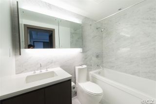 Photo 6: 1028 68 SMITHE Street in Vancouver: Yaletown Condo for sale in "ONE PACIFIC" (Vancouver West)  : MLS®# R2137913