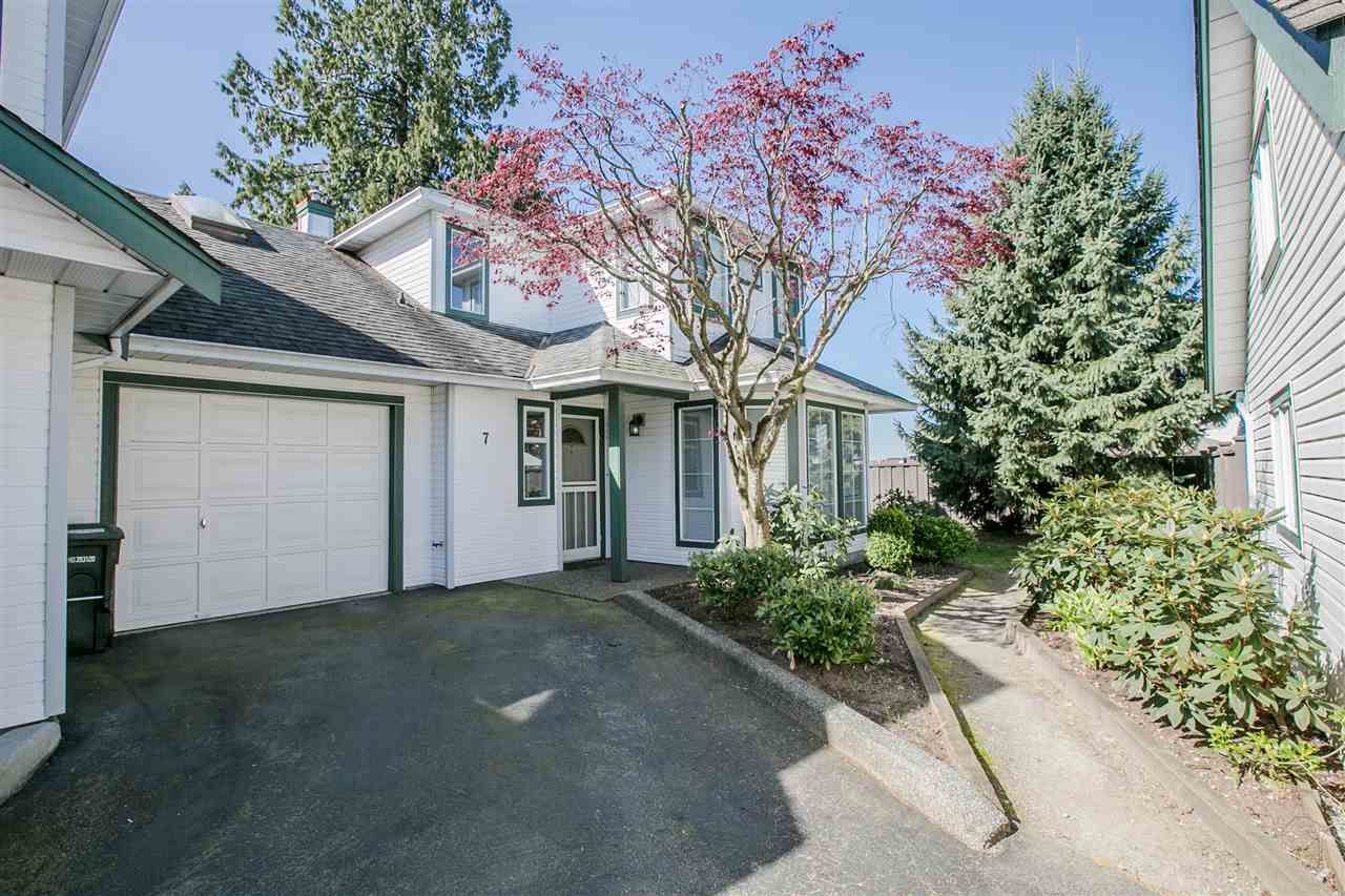 Main Photo: 7 19060 119 Avenue in Pitt Meadows: Central Meadows Townhouse for sale : MLS®# R2262537