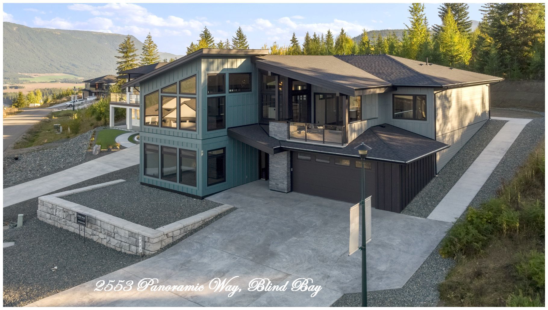 Main Photo: 2553 Panoramic Way in Blind Bay: Highlands House for sale : MLS®# 10217587