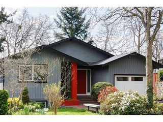Photo 1: 979 Ridgeway St in VICTORIA: SE Swan Lake House for sale (Saanich East)  : MLS®# 636924