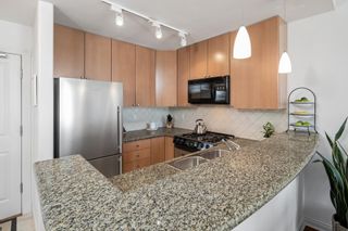 Photo 11: 1502 160 E 13TH Street in North Vancouver: Central Lonsdale Condo for sale in "The Grande" : MLS®# R2774099