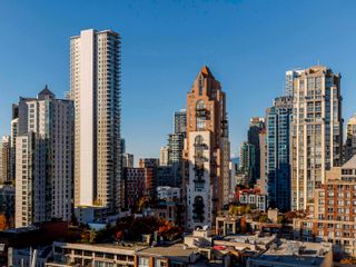 Photo 7: 1703 212 DAVIE Street in Vancouver: Yaletown Condo for sale in "PARKVIEW GARDENS" (Vancouver West)  : MLS®# R2747715