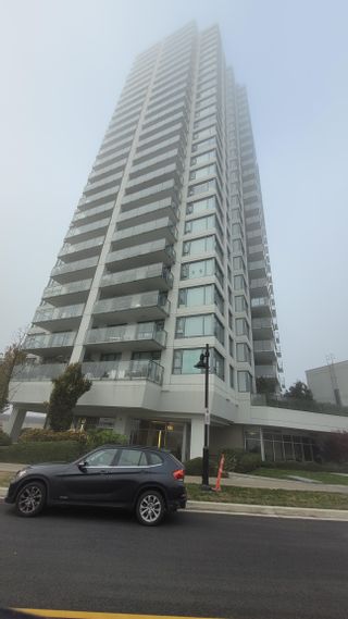 Photo 1: 202 570 EMERSON Street in Coquitlam: Coquitlam West Condo for sale : MLS®# R2740044