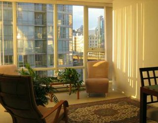 Photo 5: 805 1438 RICHARDS ST in Vancouver: False Creek North Condo for sale in "AZURA I" (Vancouver West)  : MLS®# V562587