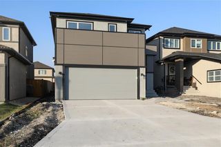 Photo 1: 122 Yellow Rail Crescent in Winnipeg: Charleswood Residential for sale (1H)  : MLS®# 202223688