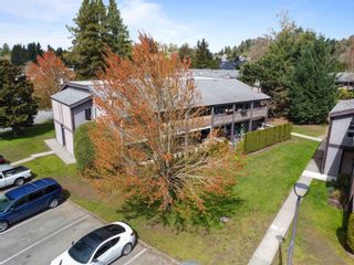 Photo 1: 323 34909 OLD YALE Road in Abbotsford: Abbotsford East Townhouse for sale in "The Gardens" : MLS®# R2874423