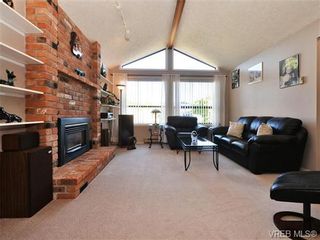 Photo 3: 1287 Lidgate Crt in VICTORIA: SW Strawberry Vale House for sale (Saanich West)  : MLS®# 740676