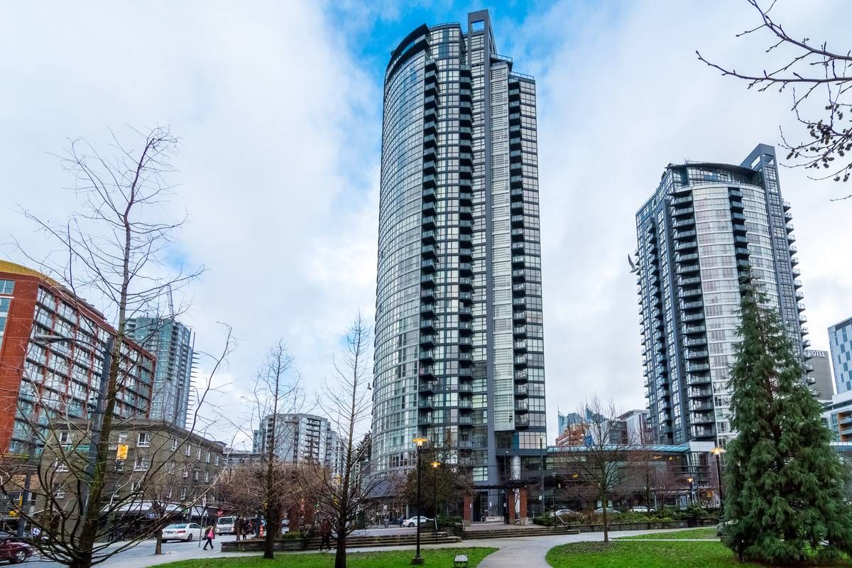 Main Photo:  in Vancouver: Downtown Condo for rent : MLS®# AR032A