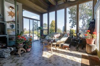 Photo 7: 304 Clifton Terr in Esquimalt: Es Old Esquimalt House for sale : MLS®# 887177