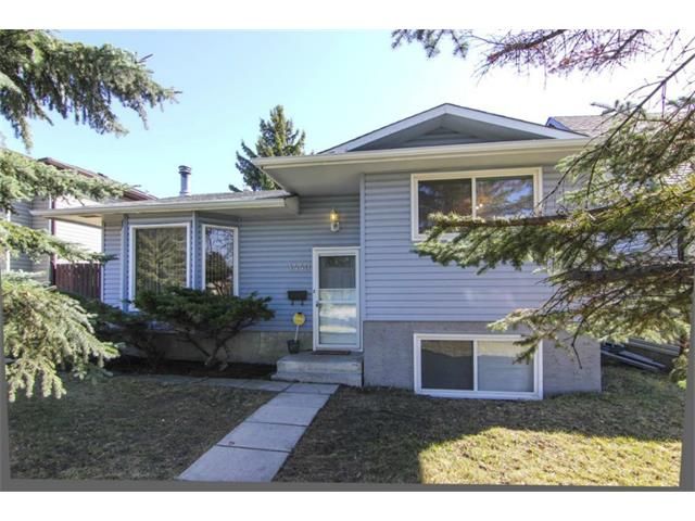 Main Photo: 3440 56 Street NE in Calgary: Temple House for sale : MLS®# C4004202