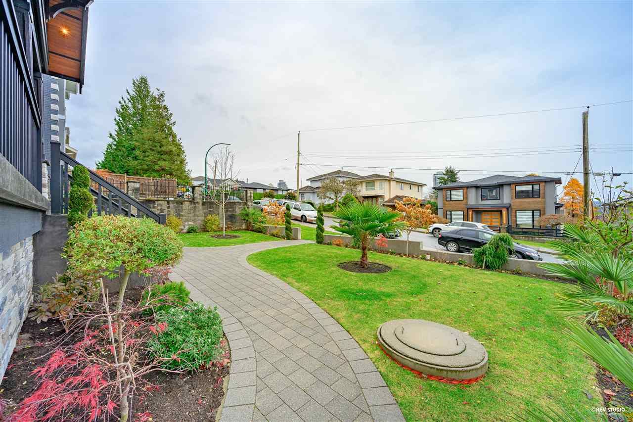 Photo 4: Photos: 3963 NAPIER STREET in Burnaby: Willingdon Heights House for sale (Burnaby North)  : MLS®# R2518671